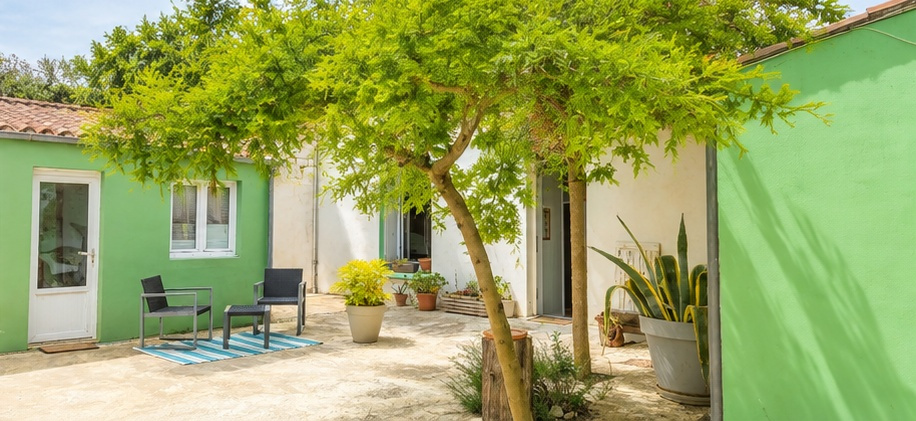 A charming residential complex just a stone's throw from the harbor 5